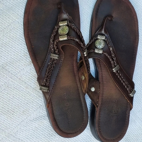 Minnetonka flip flops 10 - Picture 3 of 8
